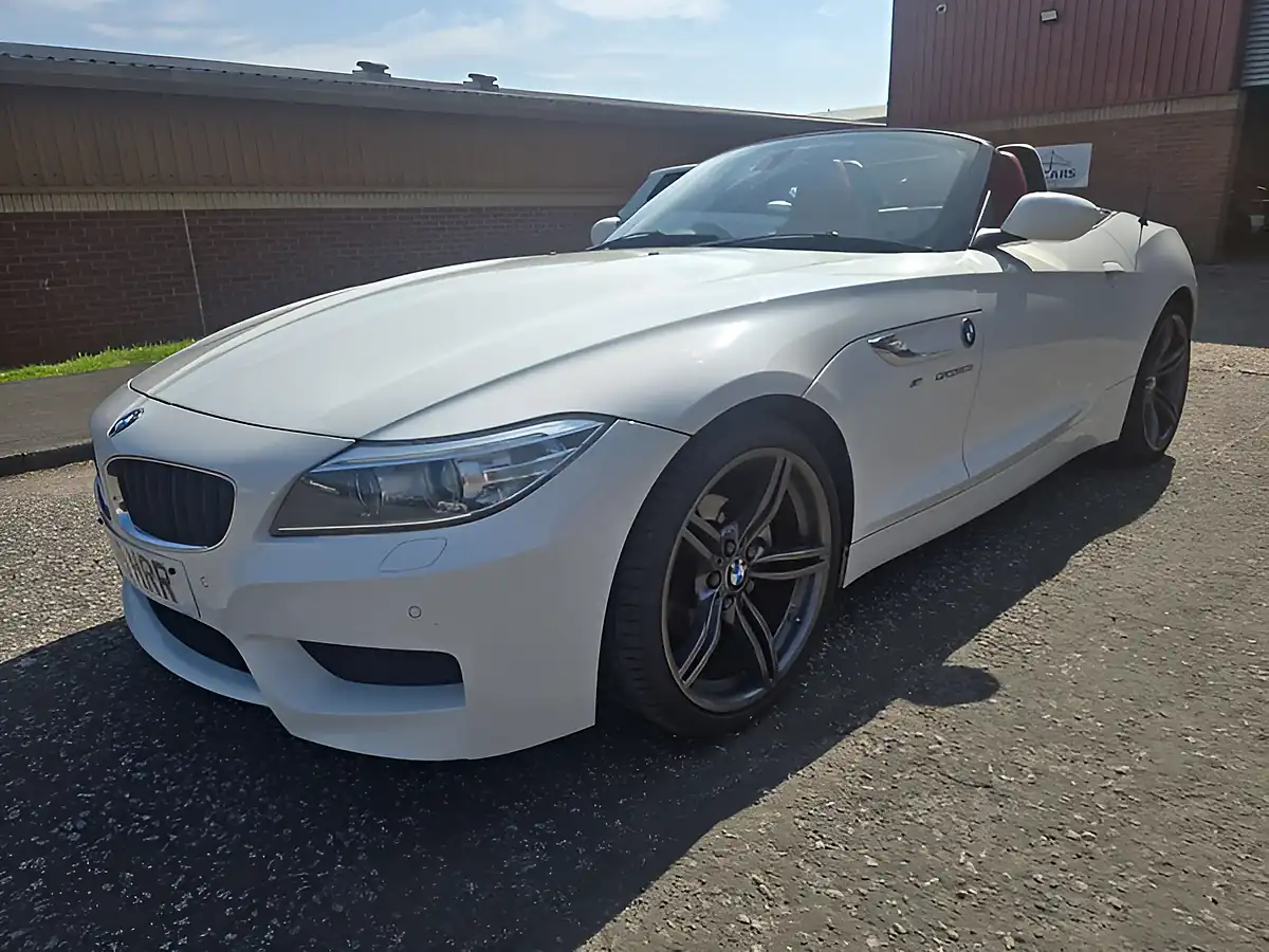 Used 2015 BMW Z4 M Sport White - Interior and Exterior details 3