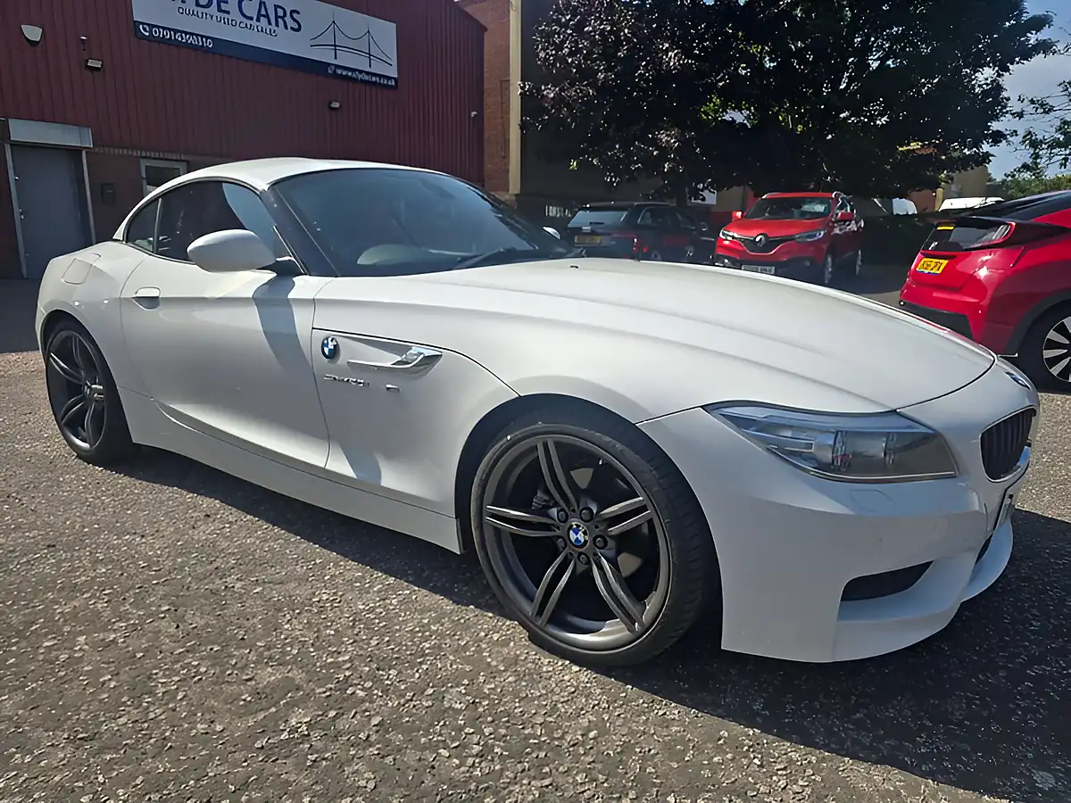 Used 2015 BMW Z4 M Sport White - Interior and Exterior details 6