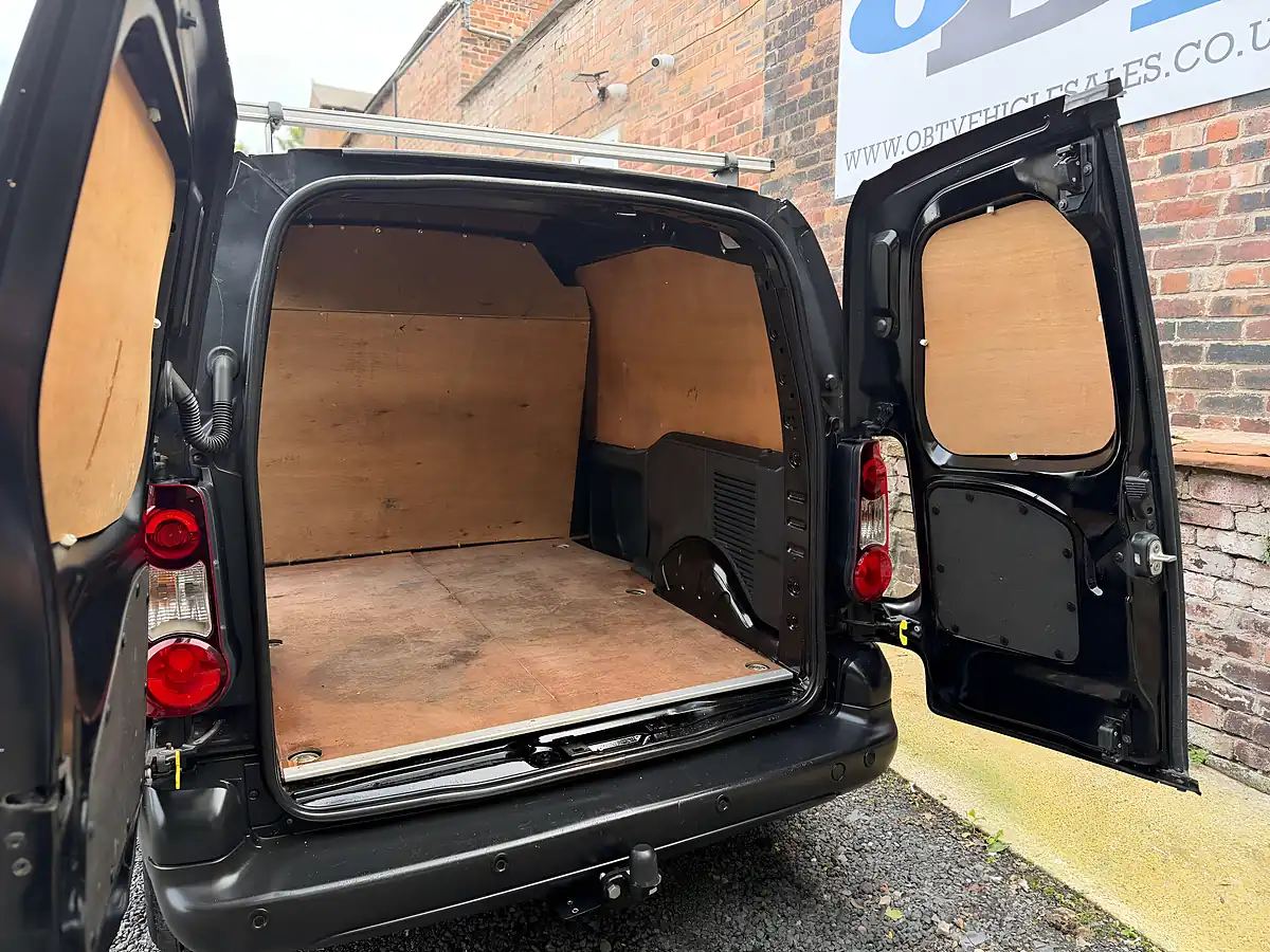 Used 2015 Citroen Berlingo 625 Enterprise Black - Interior and Exterior details 10
