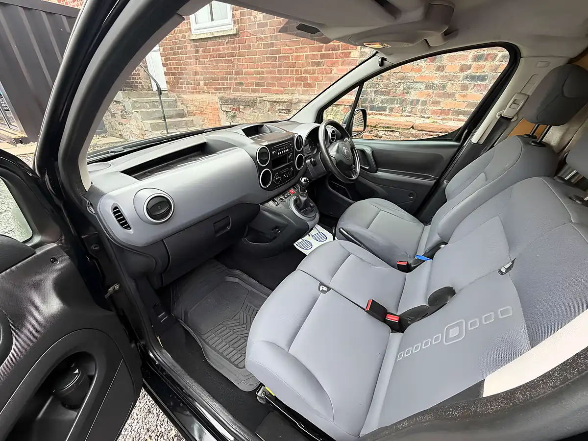 Used 2015 Citroen Berlingo 625 Enterprise Black - Interior and Exterior details 11