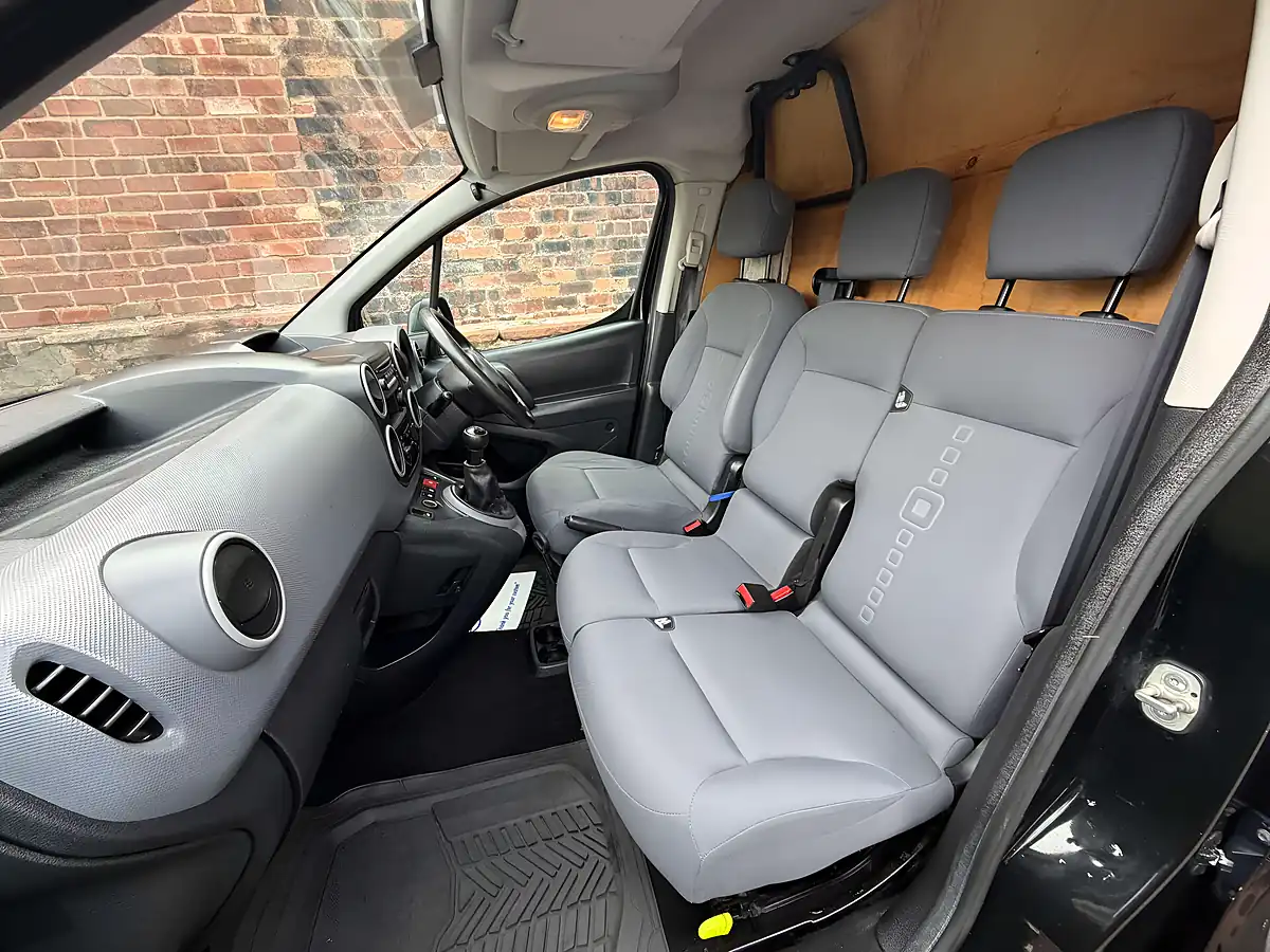 Used 2015 Citroen Berlingo 625 Enterprise Black - Interior and Exterior details 12