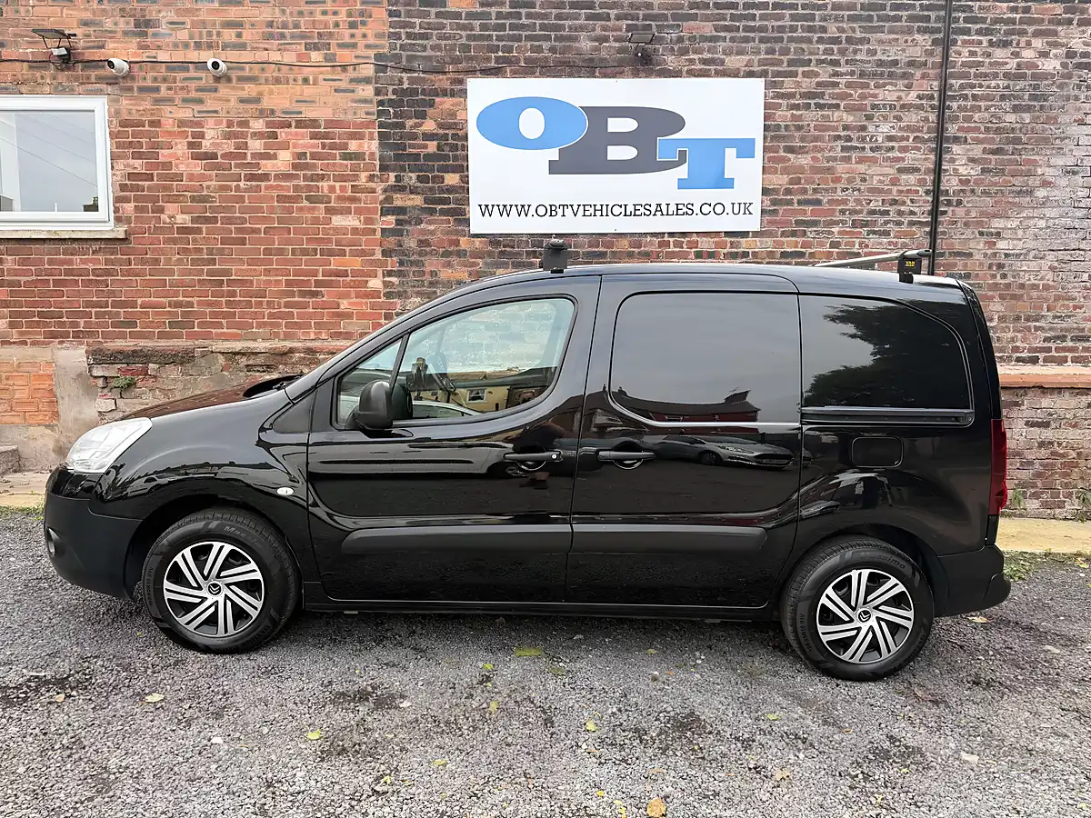 Used 2015 Citroen Berlingo 625 Enterprise Black - Interior and Exterior details 6