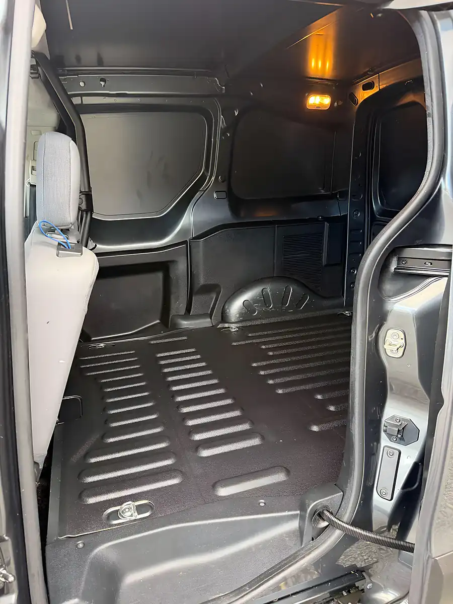 Used 2015 Citroen Berlingo 625 Enterprise Grey - Interior and Exterior details 18