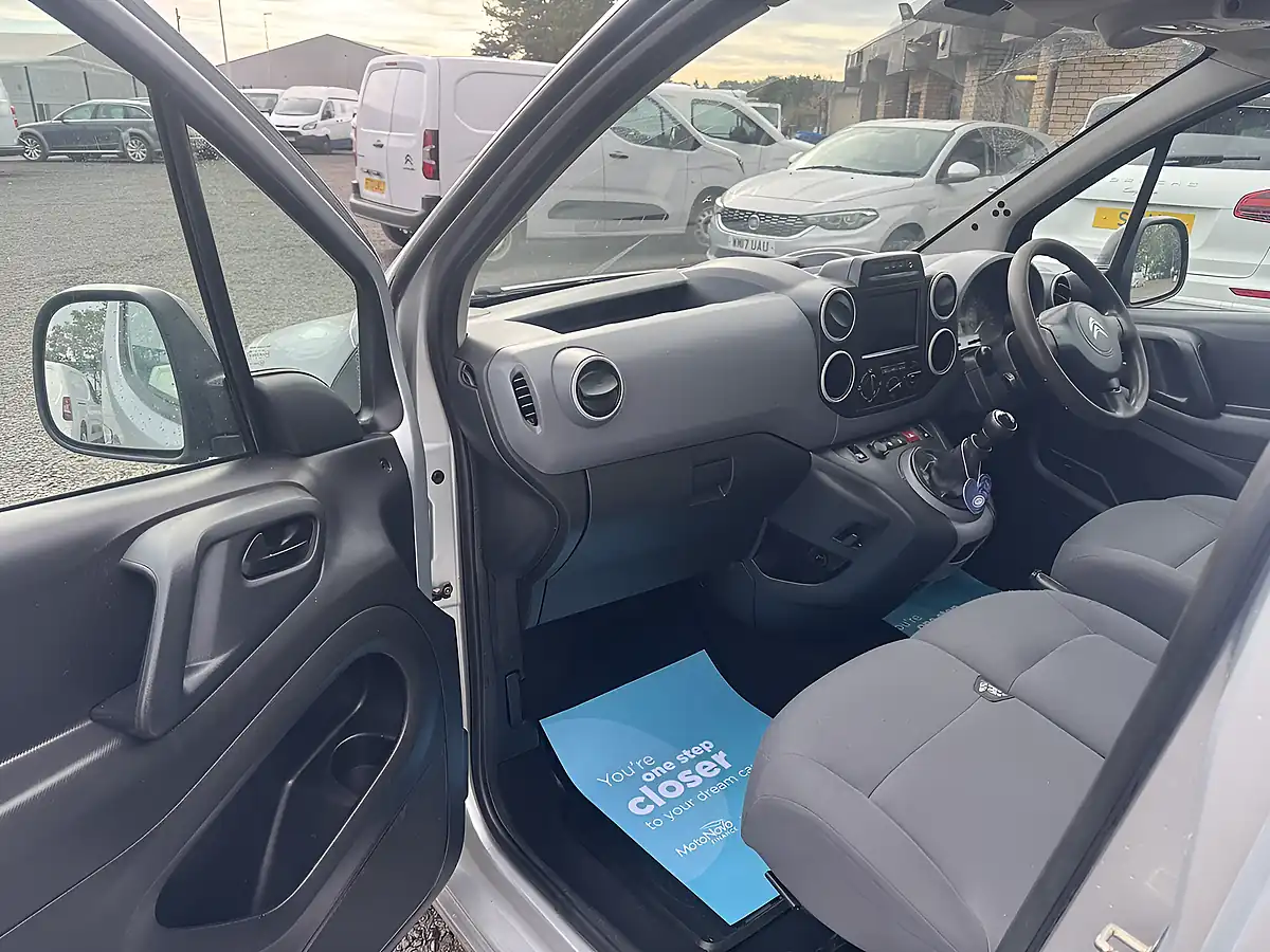 Used 2015 Citroen Berlingo 625 Enterprise L1 Silver - Interior and Exterior details 10