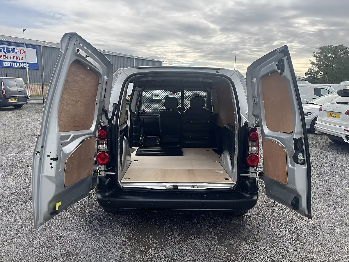Used 2015 Citroen Berlingo 625 Enterprise L1 Silver - Interior and Exterior details 16