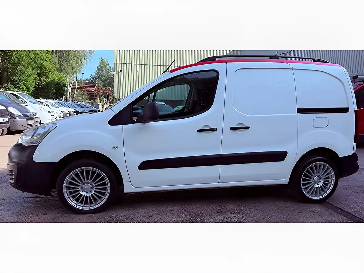 Used 2015 Citroen Berlingo 625 Enterprise White - Interior and Exterior details 11