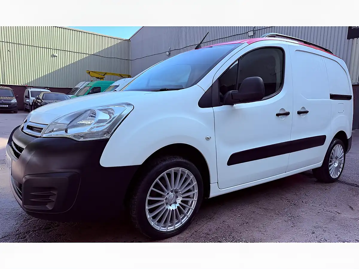 Used 2015 Citroen Berlingo 625 Enterprise White - Interior and Exterior details 12