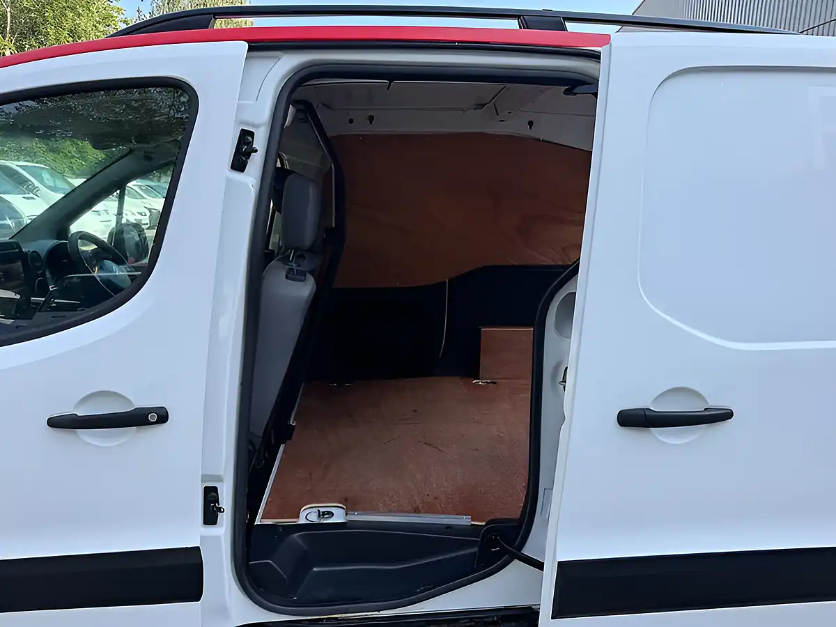 Used 2015 Citroen Berlingo 625 Enterprise White - Interior and Exterior details 14