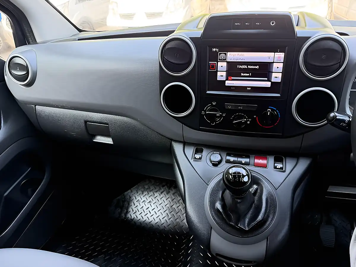 Used 2015 Citroen Berlingo 625 Enterprise White - Interior and Exterior details 16
