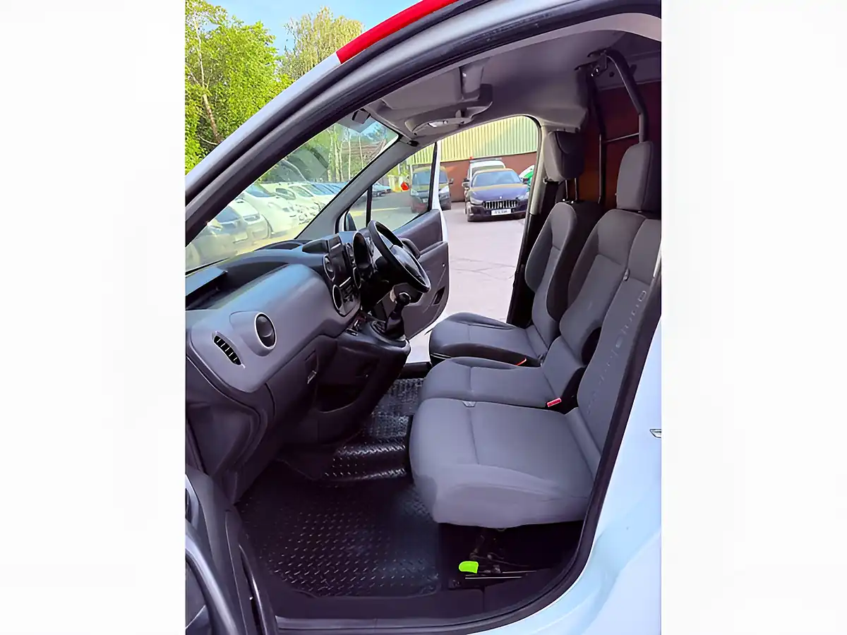 Used 2015 Citroen Berlingo 625 Enterprise White - Interior and Exterior details 17