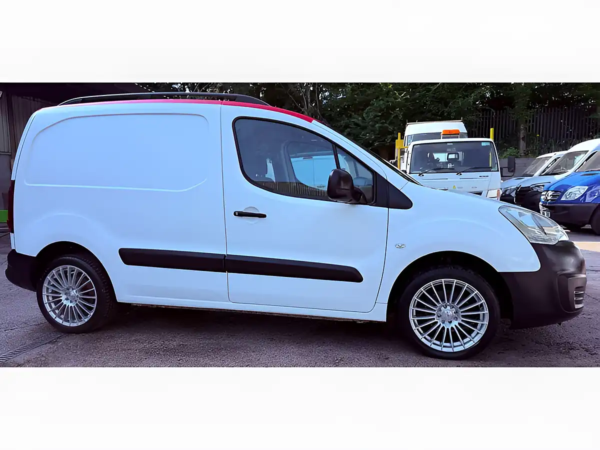 Used 2015 Citroen Berlingo 625 Enterprise White - Interior and Exterior details 6