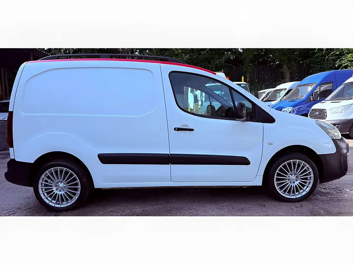 Used 2015 Citroen Berlingo 625 Enterprise White - Interior and Exterior details 7