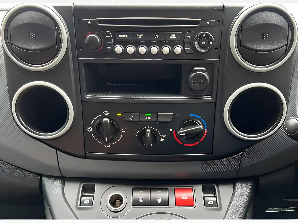 Used 2015 Citroen Berlingo Enterprise White - Interior and Exterior details 17