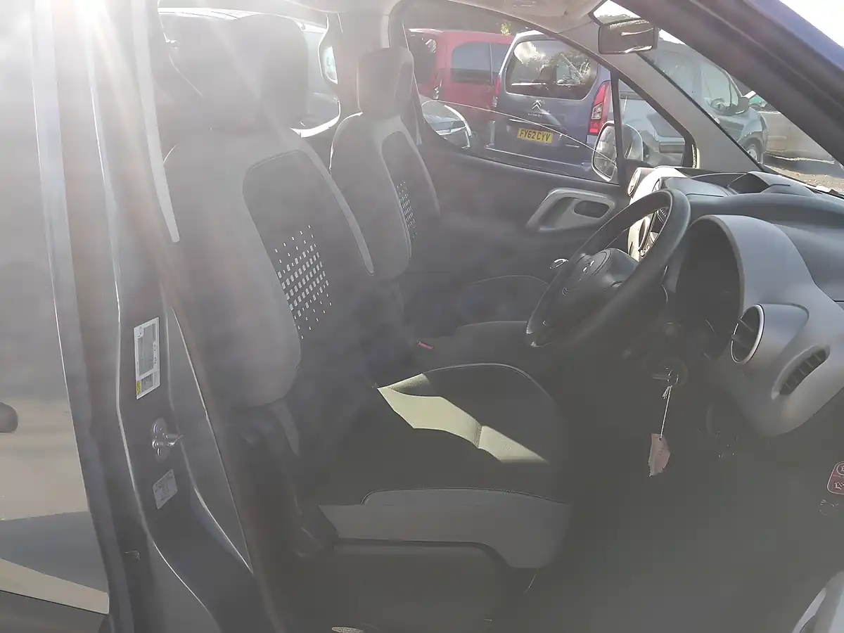 Used 2015 Citroen Berlingo Multispace Feel Blue - Interior and Exterior details 11