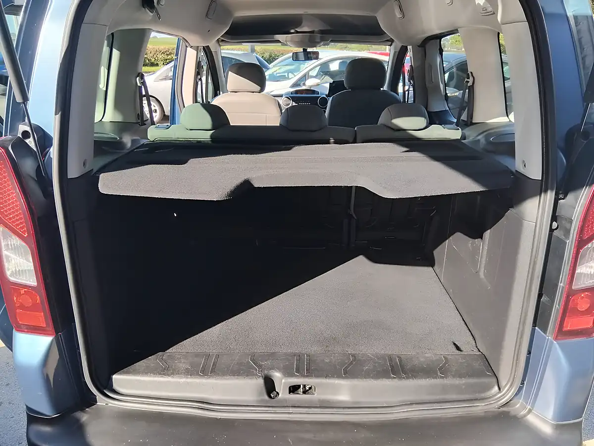 Used 2015 Citroen Berlingo Multispace Feel Blue - Interior and Exterior details 17