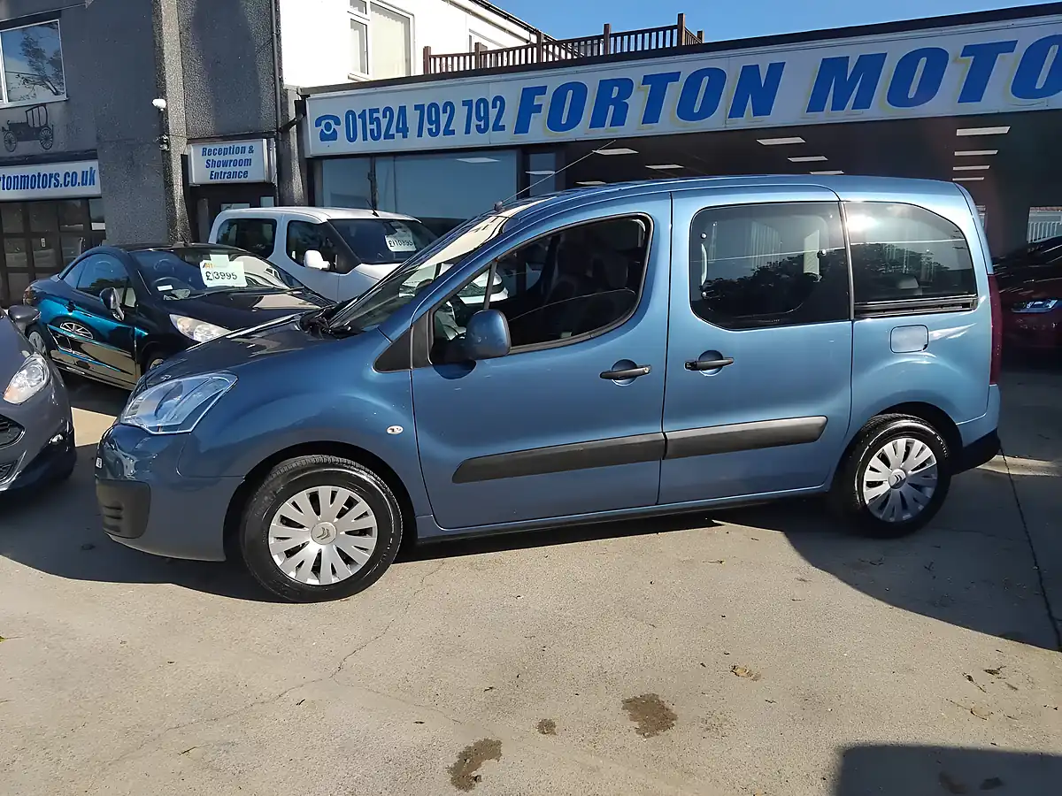 Used 2015 Citroen Berlingo Multispace Feel Blue - Interior and Exterior details 9