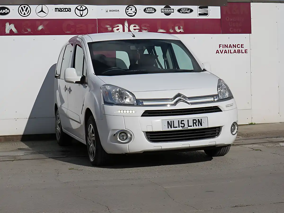 Used 2015 Citroen Berlingo Vtr Multispace White - Interior and Exterior details 19