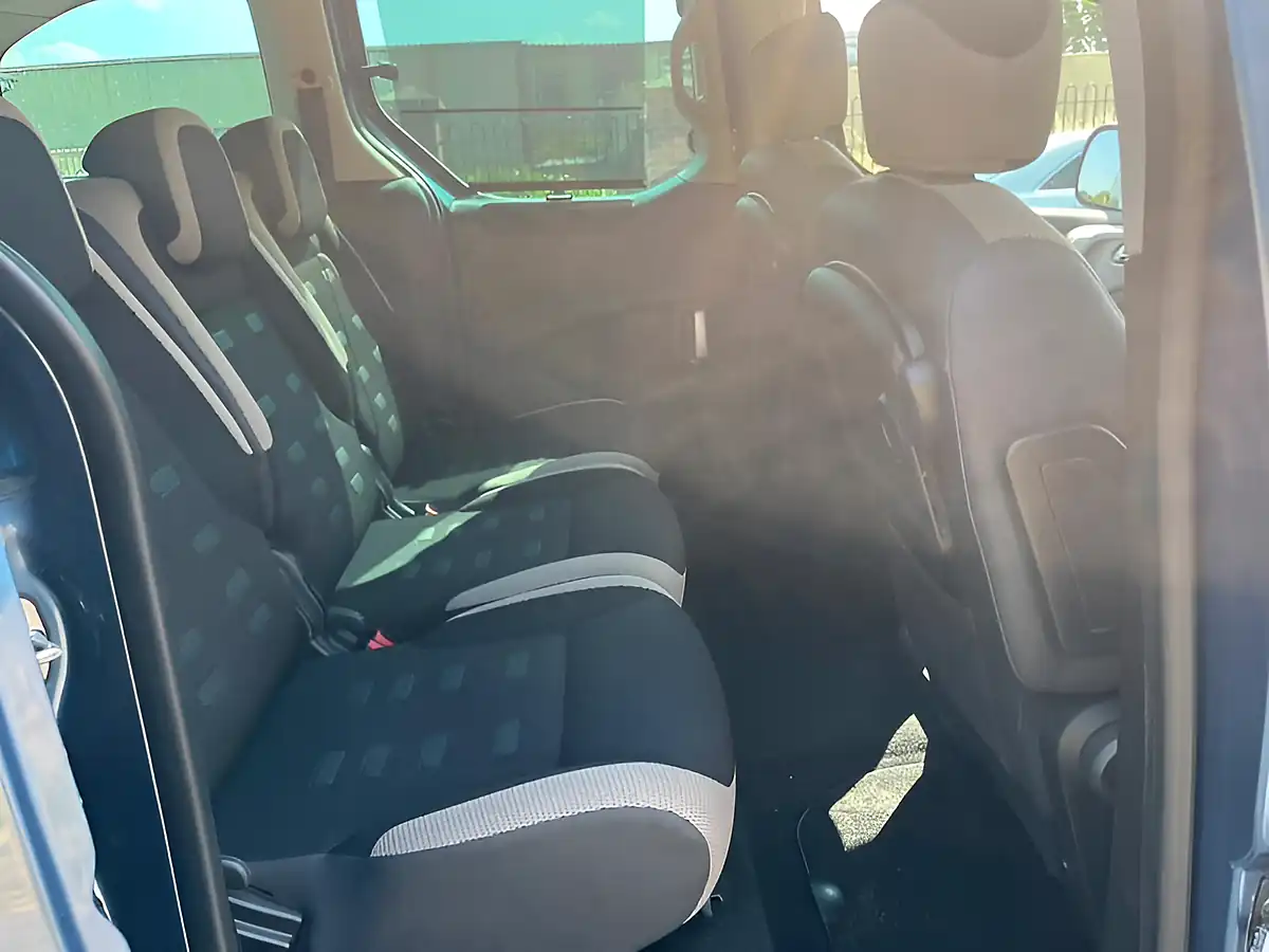 Used 2015 Citroen Berlingo Xtr Multispace Blue - Interior and Exterior details 11