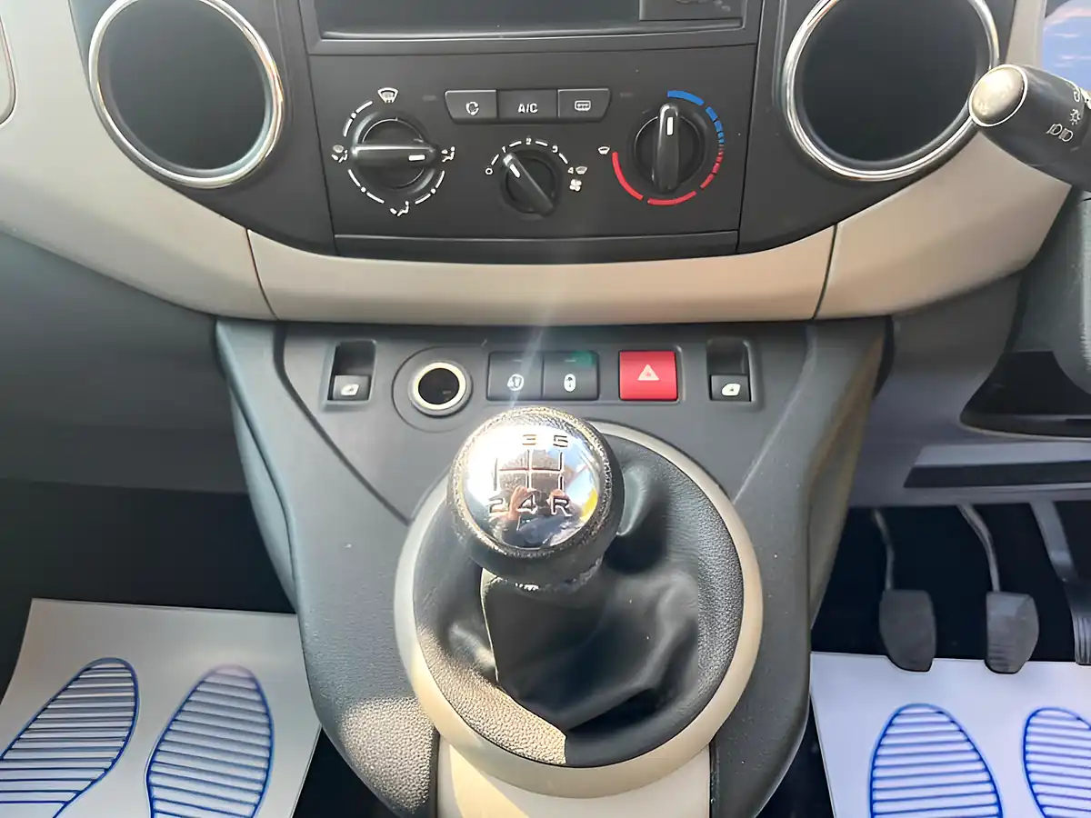 Used 2015 Citroen Berlingo Xtr Multispace Blue - Interior and Exterior details 15