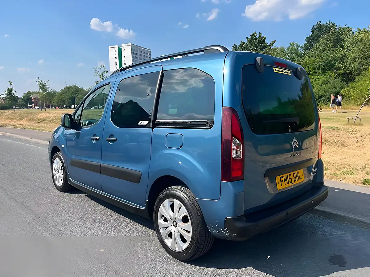 Used 2015 Citroen Berlingo Xtr Multispace Blue - Interior and Exterior details 3