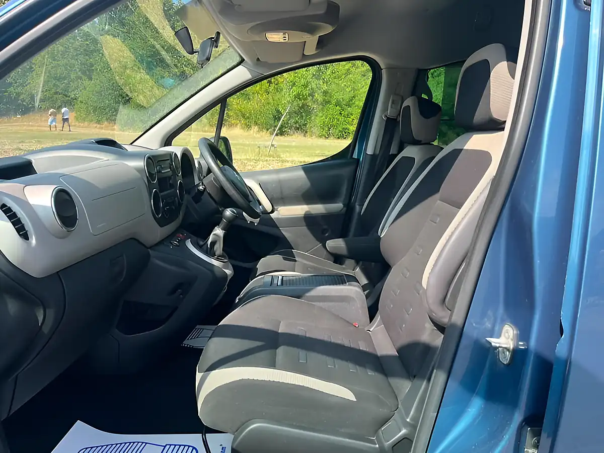 Used 2015 Citroen Berlingo Xtr Multispace Blue - Interior and Exterior details 6