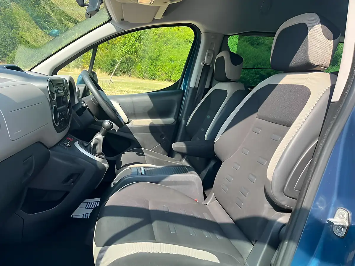 Used 2015 Citroen Berlingo Xtr Multispace Blue - Interior and Exterior details 7