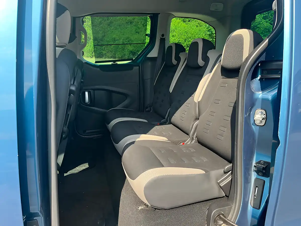 Used 2015 Citroen Berlingo Xtr Multispace Blue - Interior and Exterior details 9