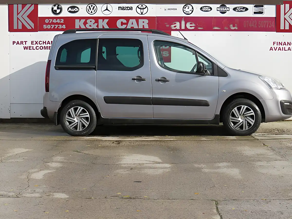 Used 2015 Citroen Berlingo Xtr Multispace Grey - Interior and Exterior details 3