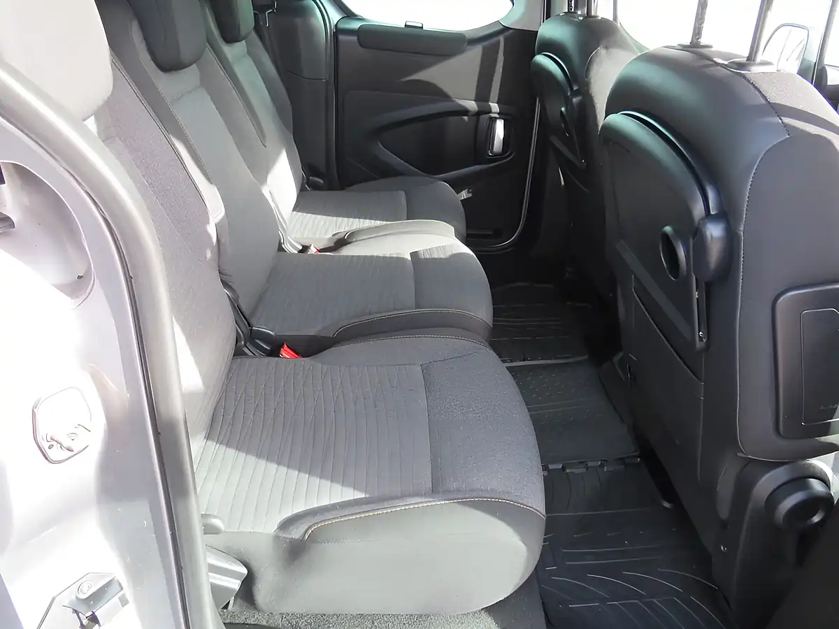 Used 2015 Citroen Berlingo Xtr Multispace Grey - Interior and Exterior details 7