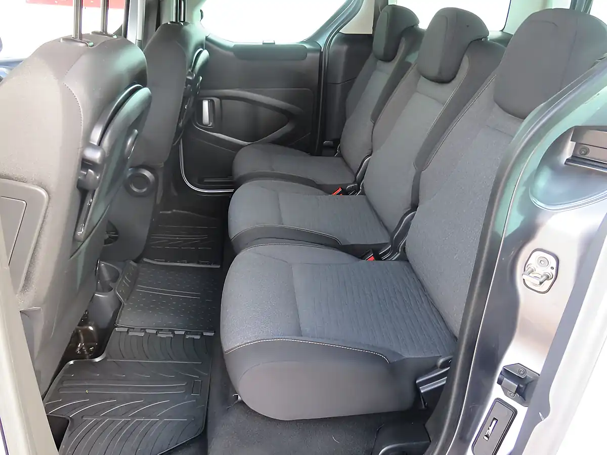 Used 2015 Citroen Berlingo Xtr Multispace Grey - Interior and Exterior details 9