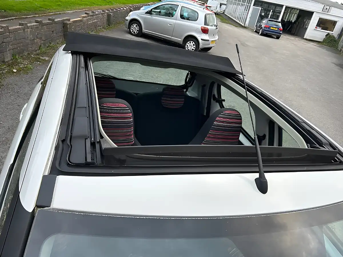 Used 2015 Citroen C1 Feel Edition Airscape White - Interior and Exterior details 16