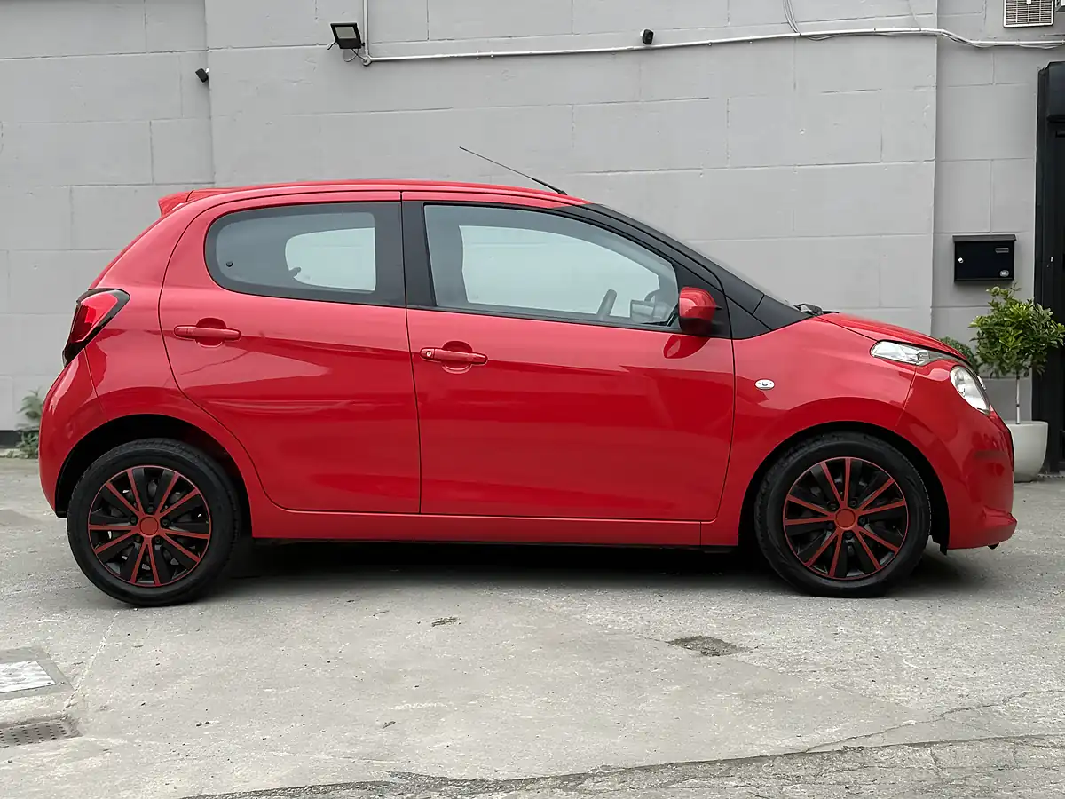 Used 2015 Citroen C1 Feel Red - Interior and Exterior details 4