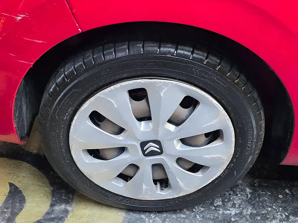 Used 2015 Citroen C1 Feel Red - Interior and Exterior details 20
