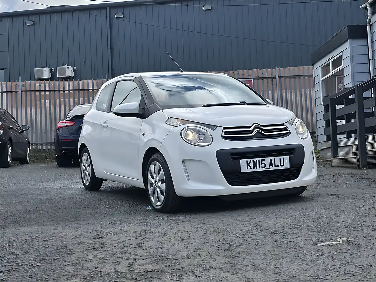 Used 2015 Citroen C1 Feel White - Front View