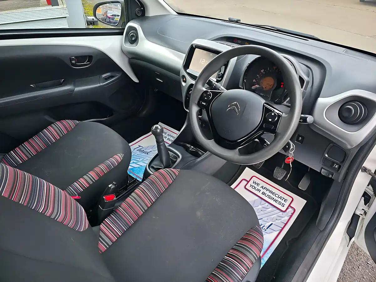 Used 2015 Citroen C1 Feel White - Interior and Exterior details 10
