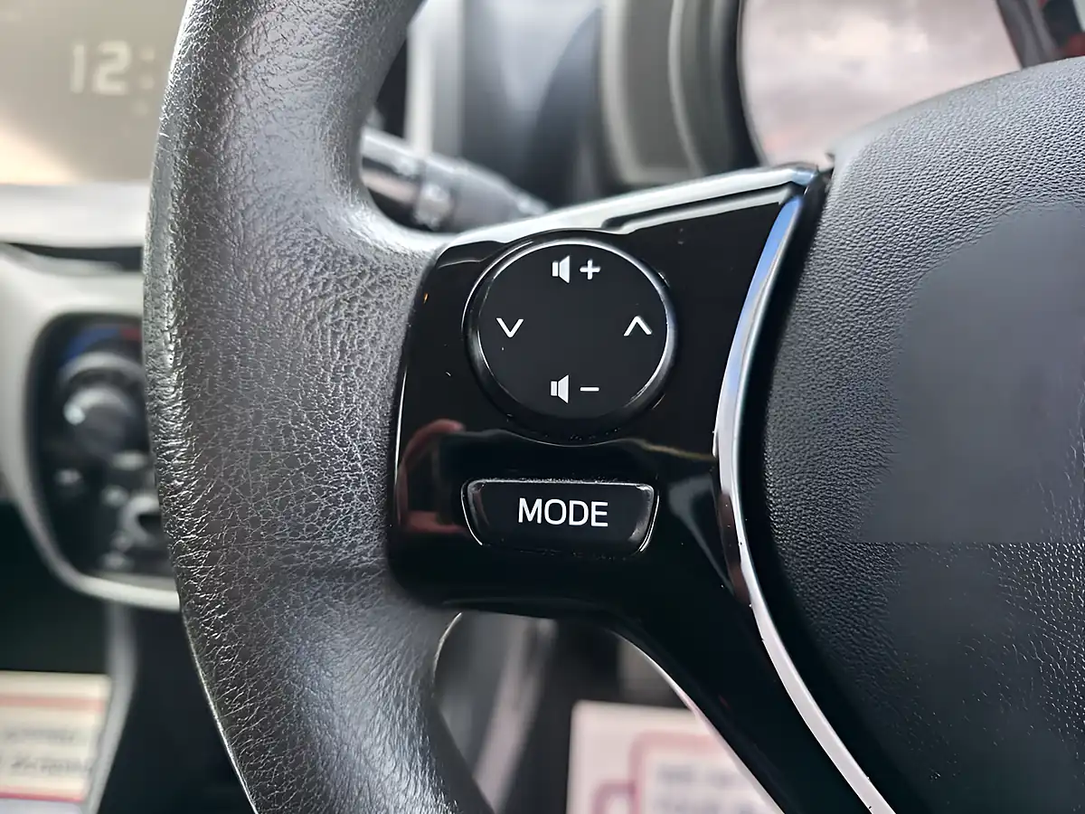 Used 2015 Citroen C1 Feel White - Interior and Exterior details 14