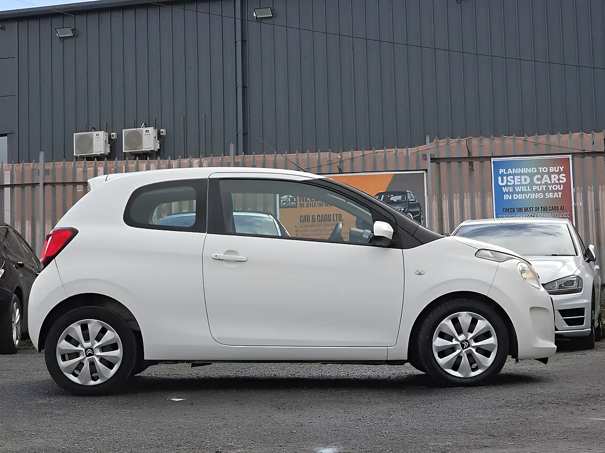 Used 2015 Citroen C1 Feel White - Interior and Exterior details 18