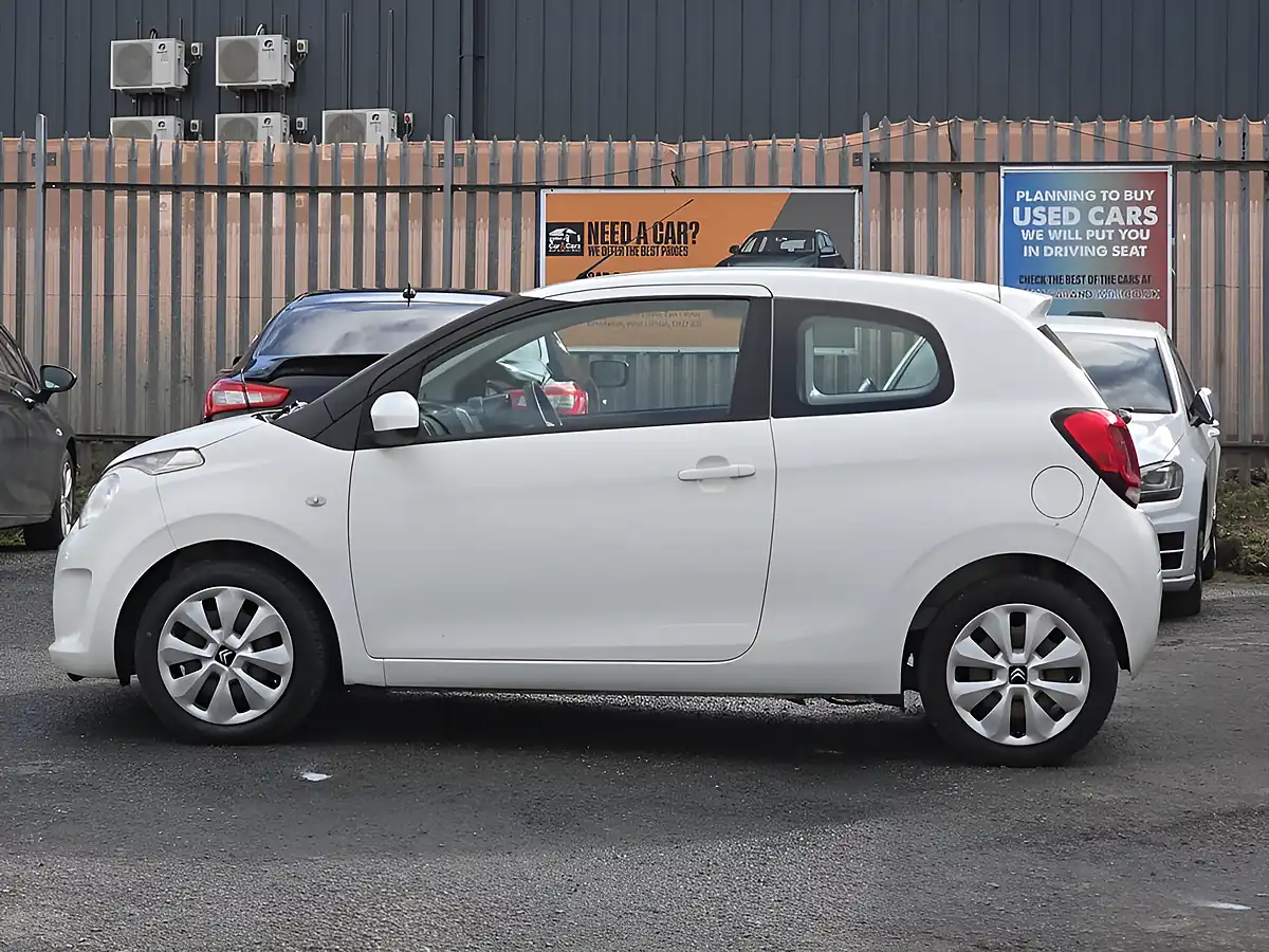 Used 2015 Citroen C1 Feel White - Interior and Exterior details 19