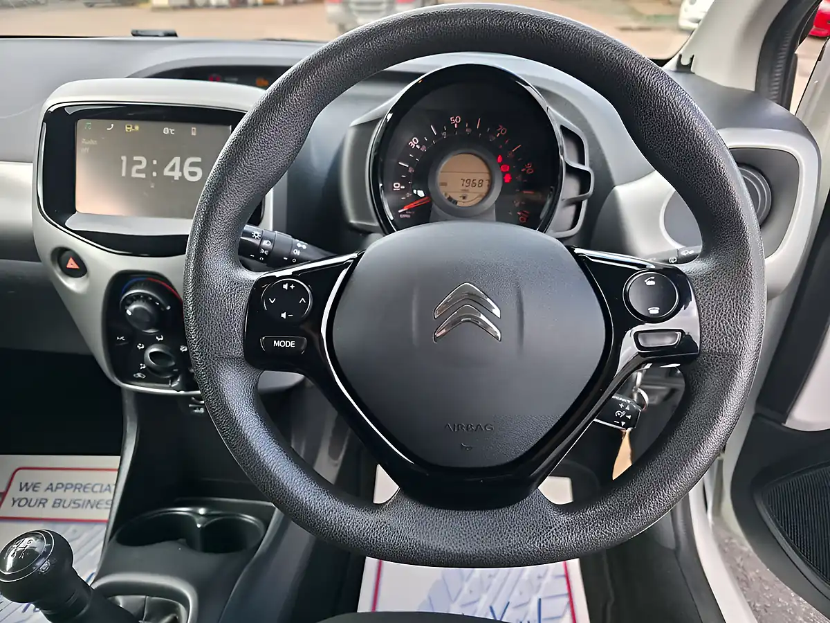 Used 2015 Citroen C1 Feel White - Interior and Exterior details 8