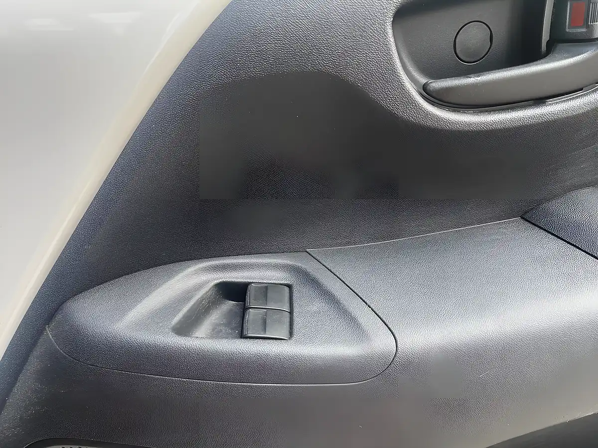 Used 2015 Citroen C1 Feel White - Interior and Exterior details 14
