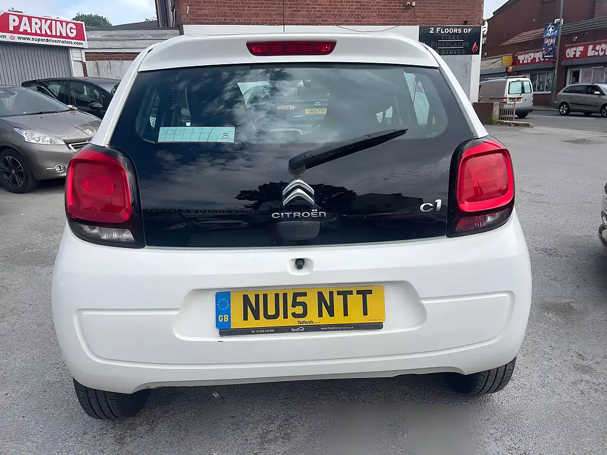Used 2015 Citroen C1 Feel White - Interior and Exterior details 4