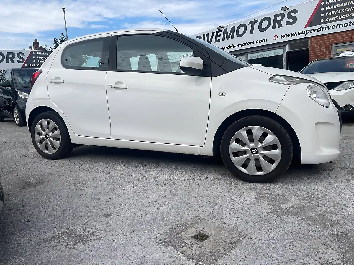 Used 2015 Citroen C1 Feel White - Interior and Exterior details 8