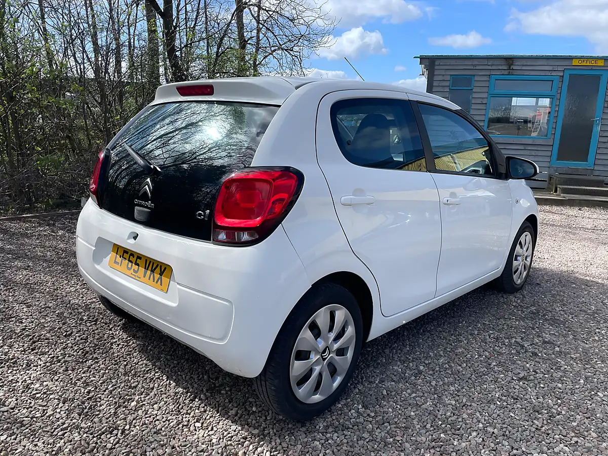 Used 2015 Citroen C1 Feel White - Interior and Exterior details 3