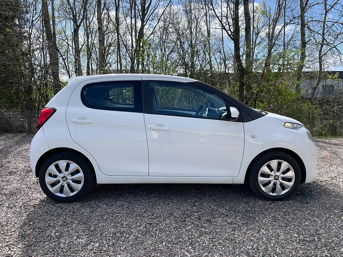Used 2015 Citroen C1 Feel White - Interior and Exterior details 5