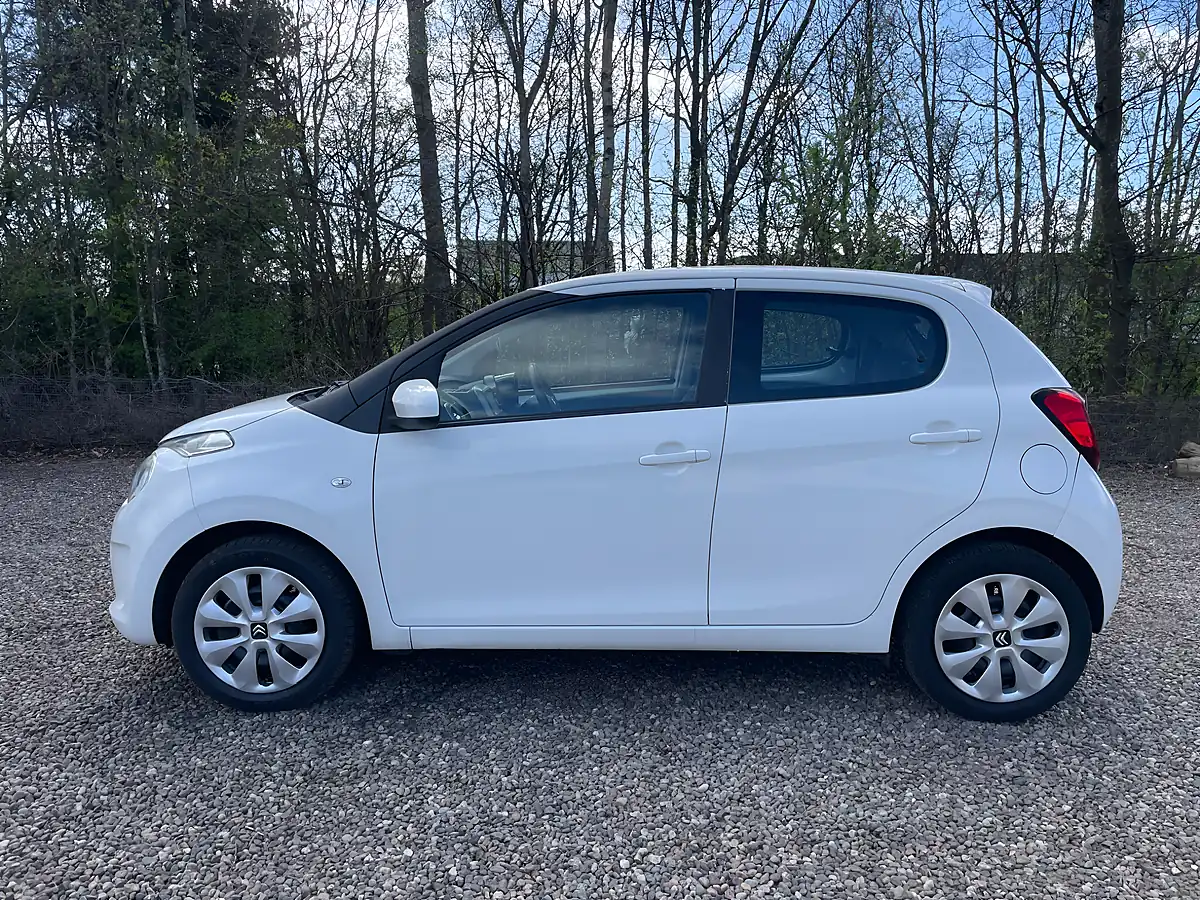 Used 2015 Citroen C1 Feel White - Interior and Exterior details 6