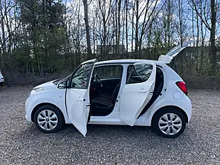 Used 2015 Citroen C1 Feel White - Interior and Exterior details 8