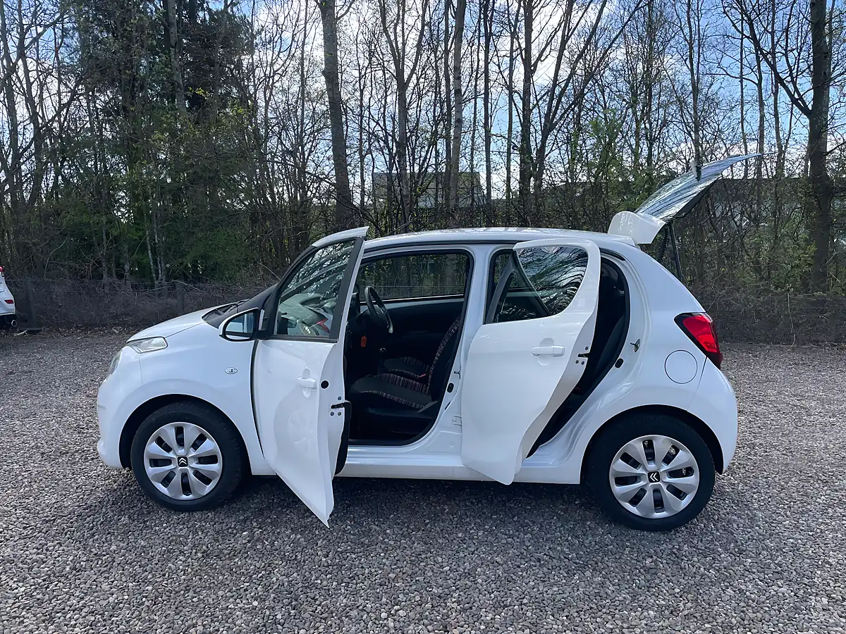 Used 2015 Citroen C1 Feel White - Interior and Exterior details 8