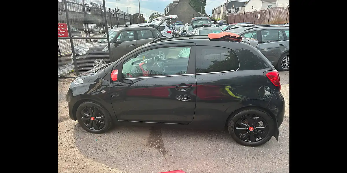 Used 2015 Citroen C1 Flair Airscape Black - Interior and Exterior details 6