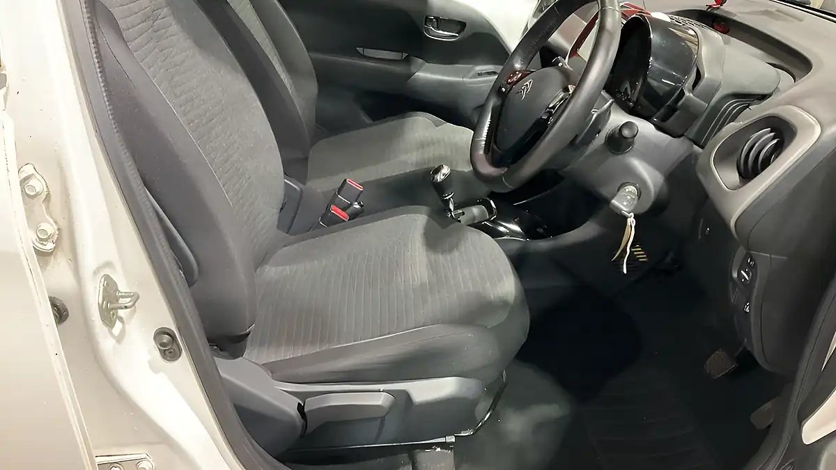 Used 2015 Citroen C1 Flair Airscape White - Interior and Exterior details 12