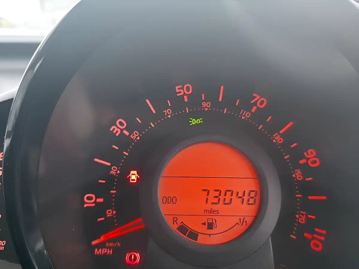 Used 2015 Citroen C1 Flair Grey - Interior and Exterior details 13